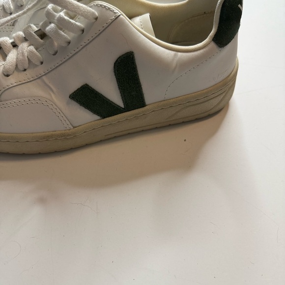 Veja White and Green Classic Sneakers - Picture 5 of 10